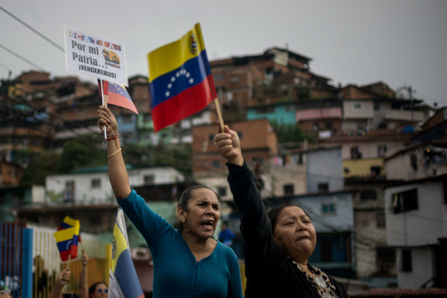 El chavismo se moviliza en comunidades para respaldar a Maduro ante "amenazas" de EE.UU.