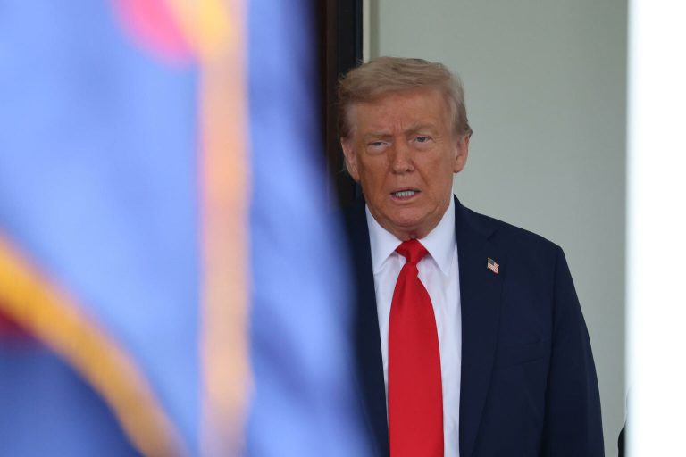 Trump dice que quiere ver "qué sucede" en la reunión bilateral entre Zelenski y Putin