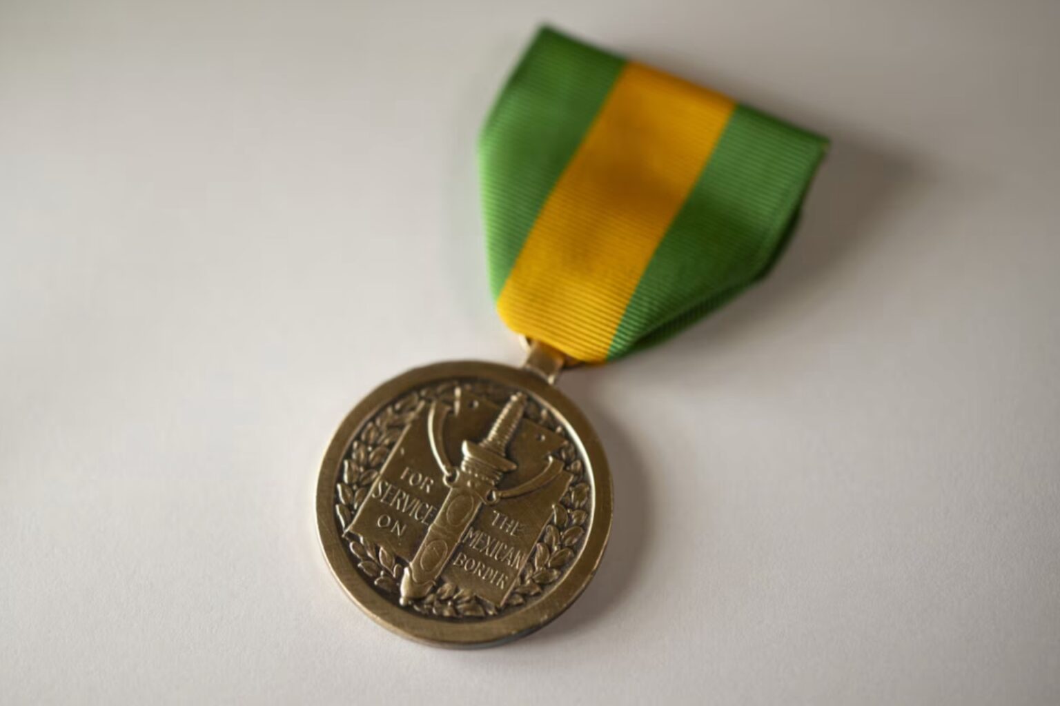 medalla-de-defensa-de-la-frontera-mexicana-medalla-frontera-mexico-eeuu-1536x1024