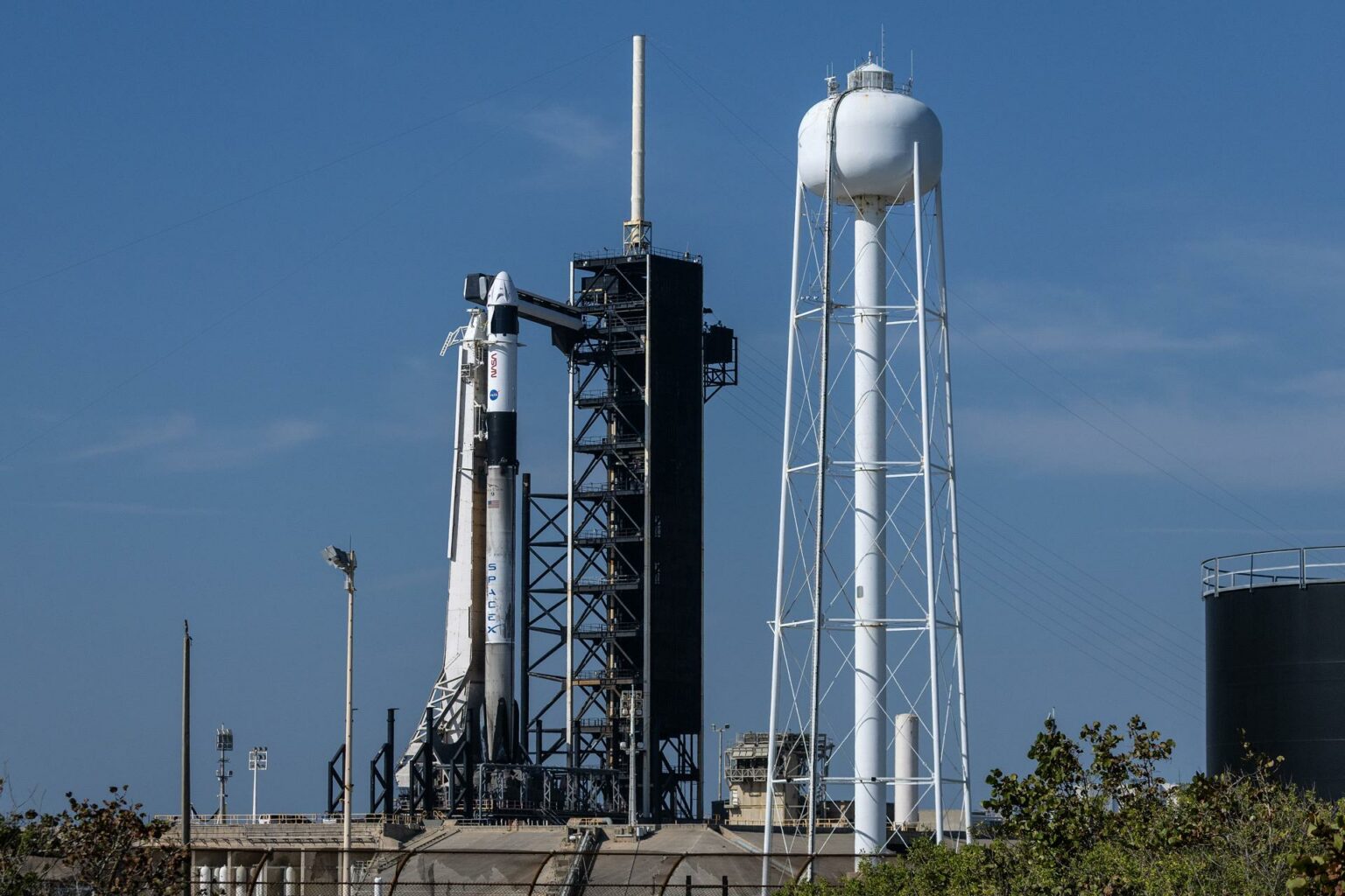 Musk recula y no dará de baja a la aeronave Dragon