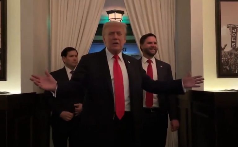 manifestantes-propalestinos-abuchean-a-trump-en-un-restaurante-de-washington-dc