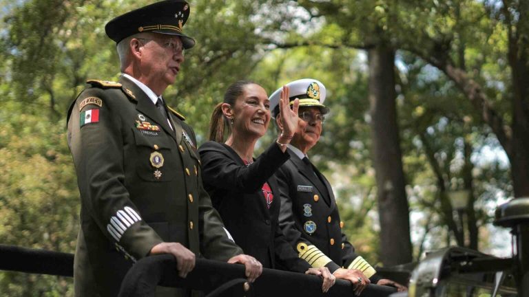 sheinbaum-encabeza-homenaje-a-las-fuerzas-armadas-y-reconocimiento-a-mujeres-militares-1-1536x864