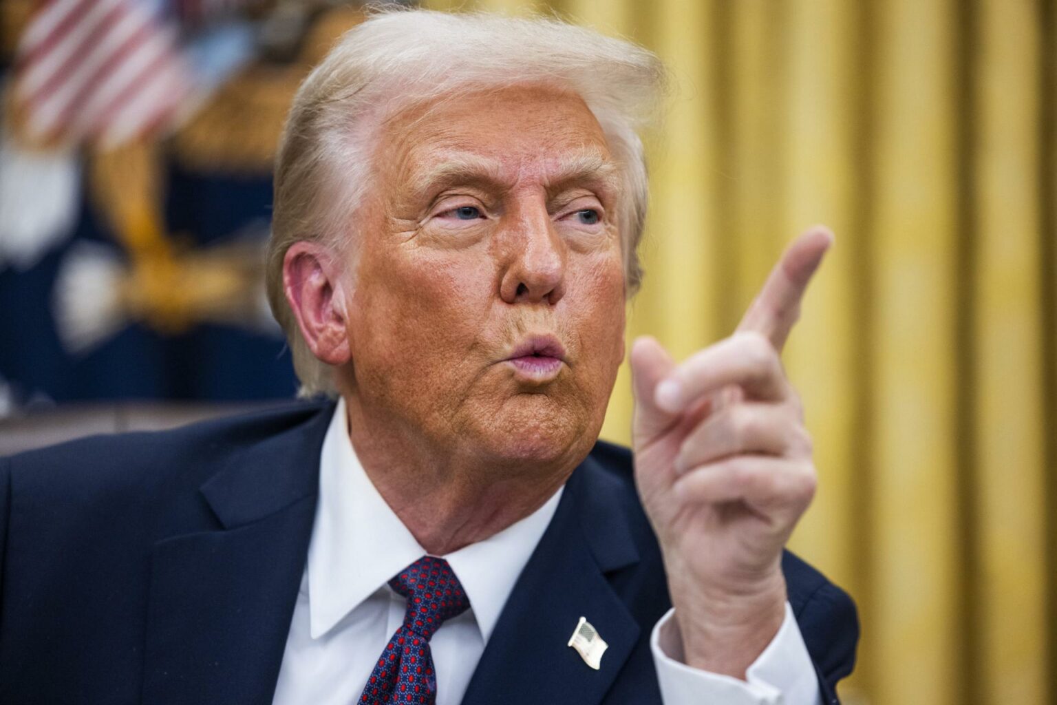 Trump advierte a Afganistán que si no recupera la base de Bagram "pasarán cosas malas"
