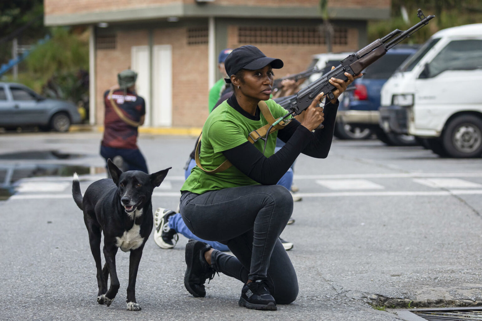 Fuerza Armada de Venezuela sale en caravana por Caracas para adiestramiento en comunidades