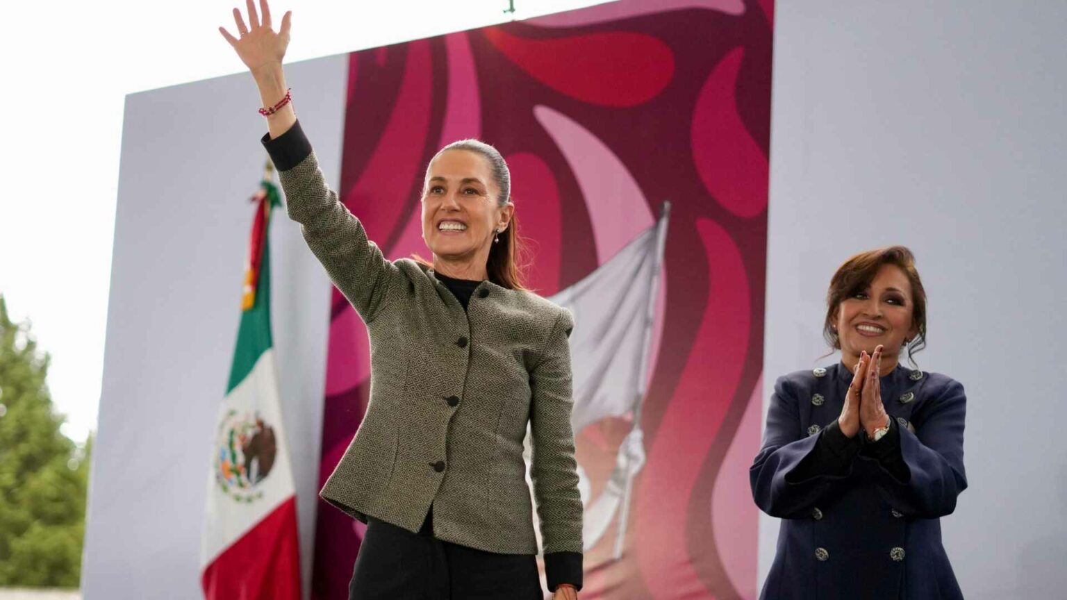 sheinbaum-cerrara-su-gira-de-rendicion-de-cuentas-en-el-zocalo-el-5-de-octubre-1536x864