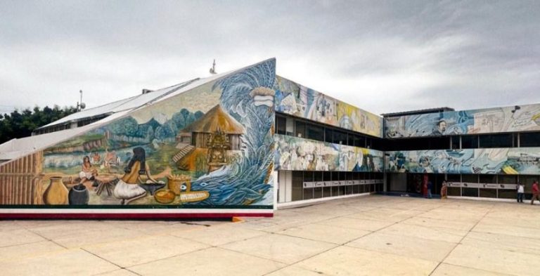 SET-040-2026.-Evaluan-autoridades-educativas-limitar-el-uso-del-celular-en-las-escuelas-850x435