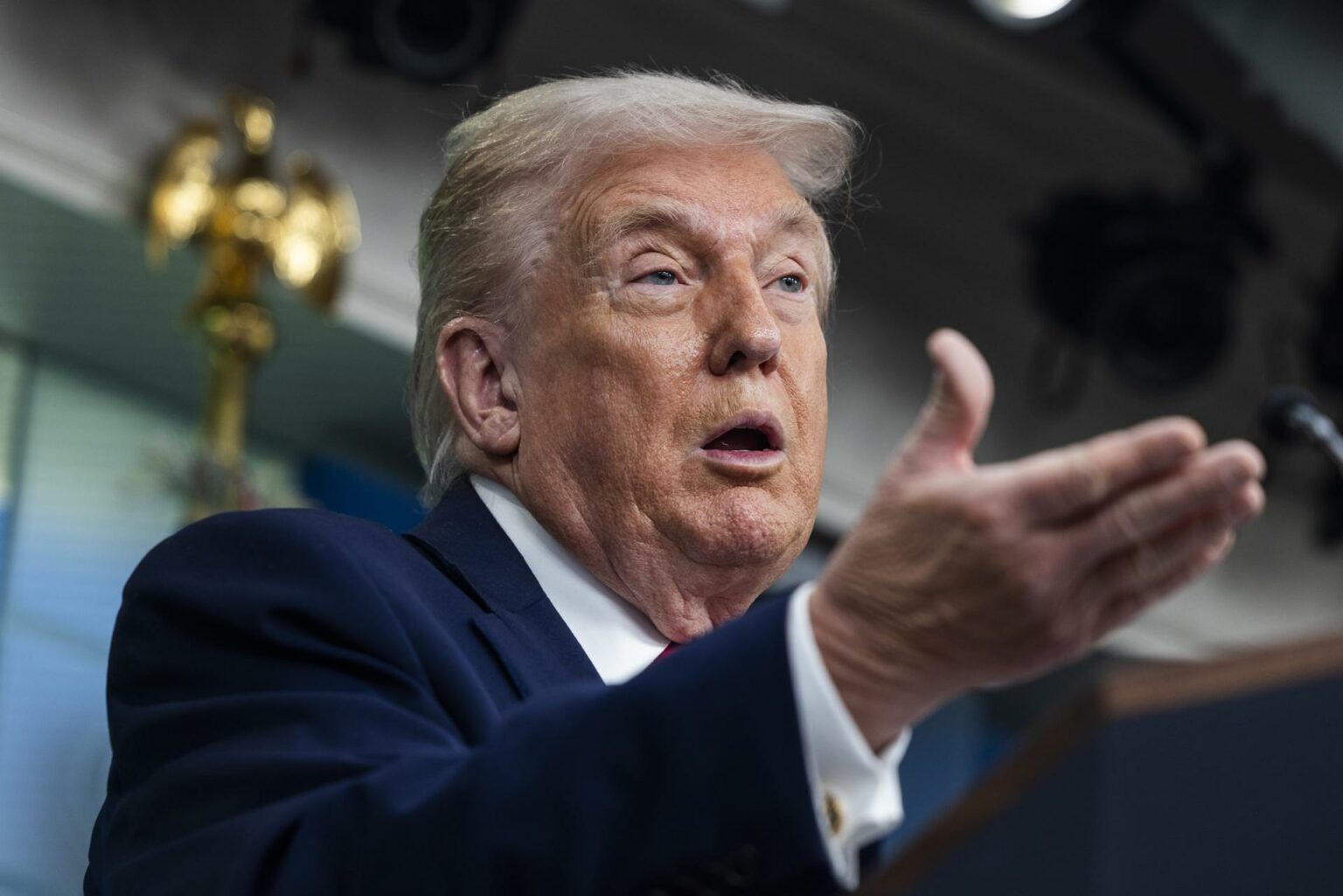 Trump aprovecha la inminente tormenta invernal en EEUU para negar el cambio climático