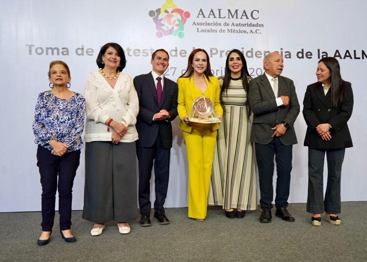 Impulsa-Carmen-Lilia-agenda-municipalista-en-Asamblea-Nacional-de-AALMAC-1-750x535