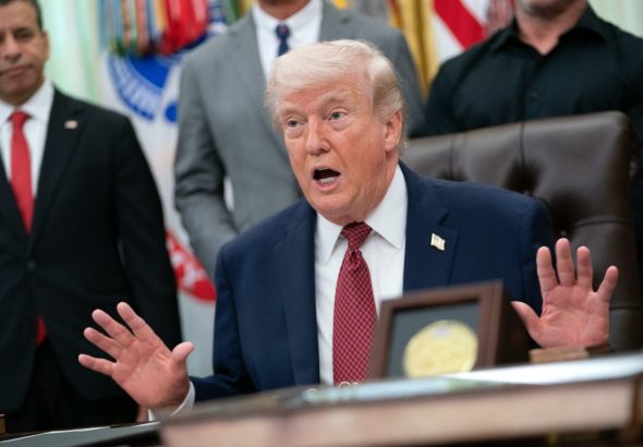 Trump dice que Irán "no puede chantajear" a EEUU con un nuevo cierre del estrecho de Ormuz