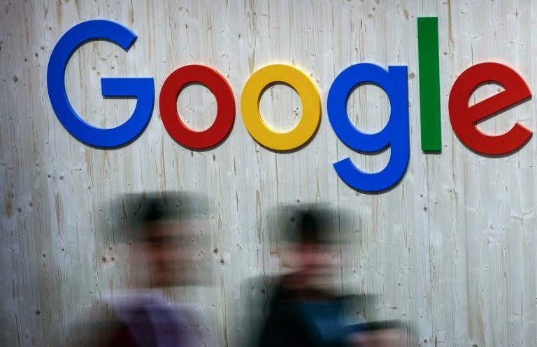 Fotografía de archivo en donde se ve el logo de Google. EFE/HANNIBAL HANSCHKE