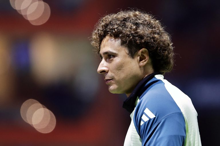Aguirre elige a 'Memo' Ochoa como titular para la portería de México en la Copa Oro