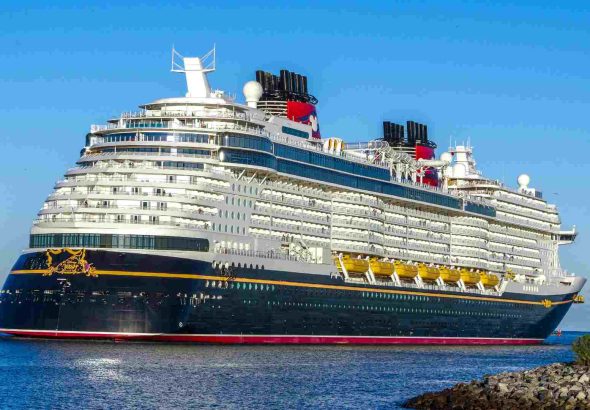eeuu-deporta-a-27-trabajadores-de-cruceros-incluidos-de-disney-por-pornografia-infantil