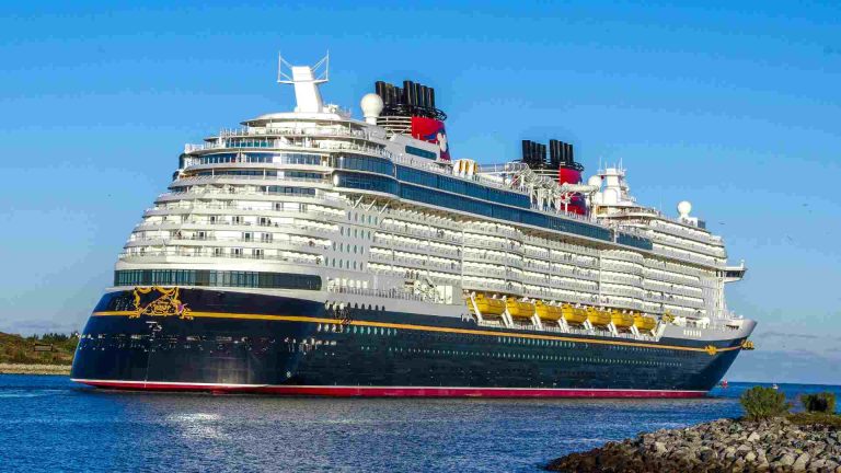 eeuu-deporta-a-27-trabajadores-de-cruceros-incluidos-de-disney-por-pornografia-infantil